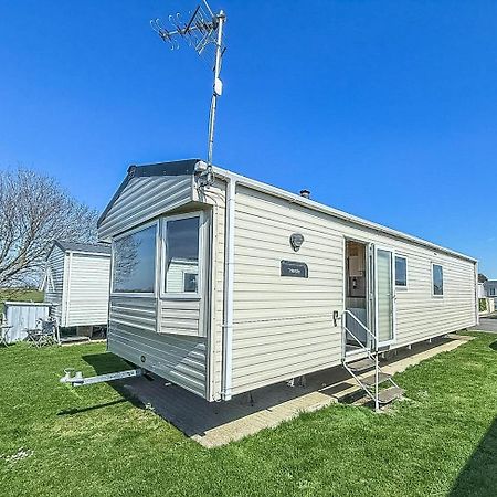 6 Berth Caravan For Hire With Wifi At Seawick Holiday Park In Essex Ref 27025Hv Clacton-on-Sea Exterior photo
